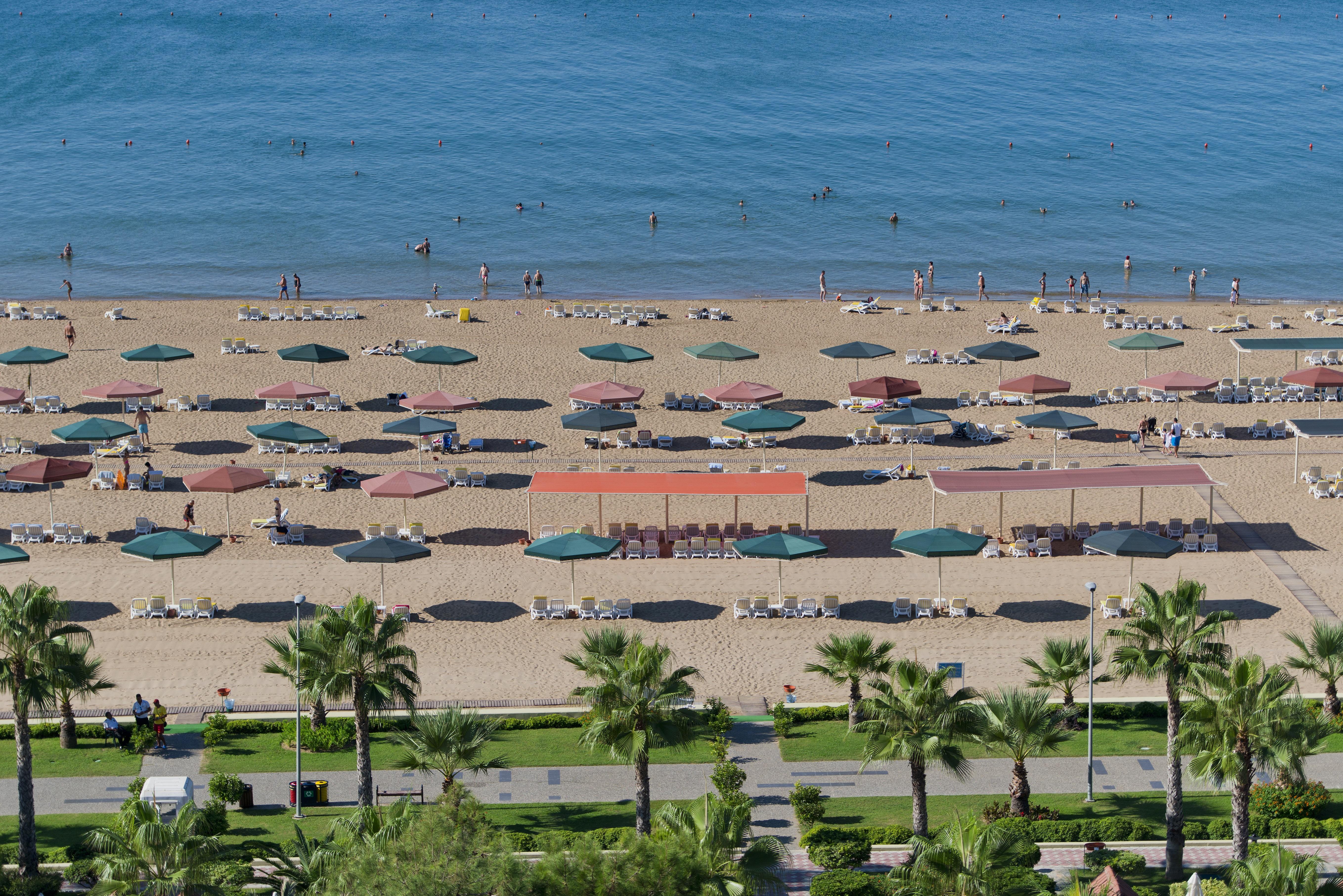 Sentido Kamelya Fulya Hotel & Aqua Colakli Exterior foto The beach of Sabinillas