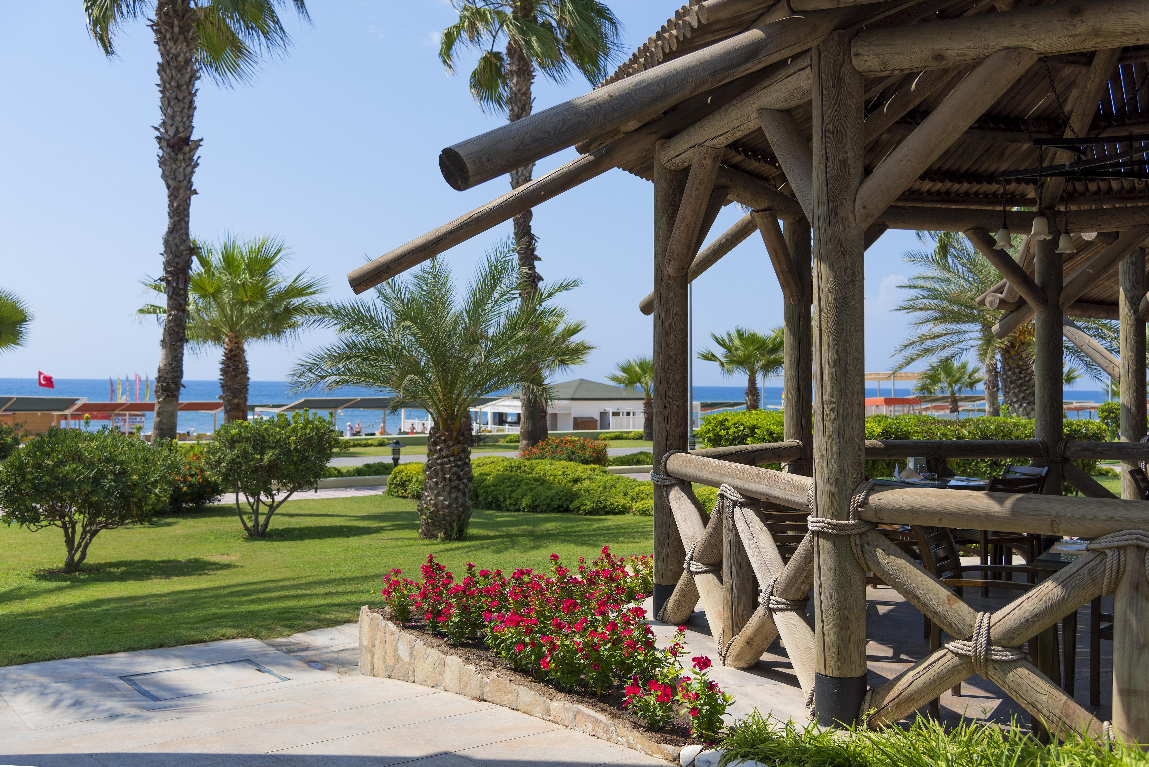 Sentido Kamelya Fulya Hotel & Aqua Colakli Exterior foto A view of the beach at the resort