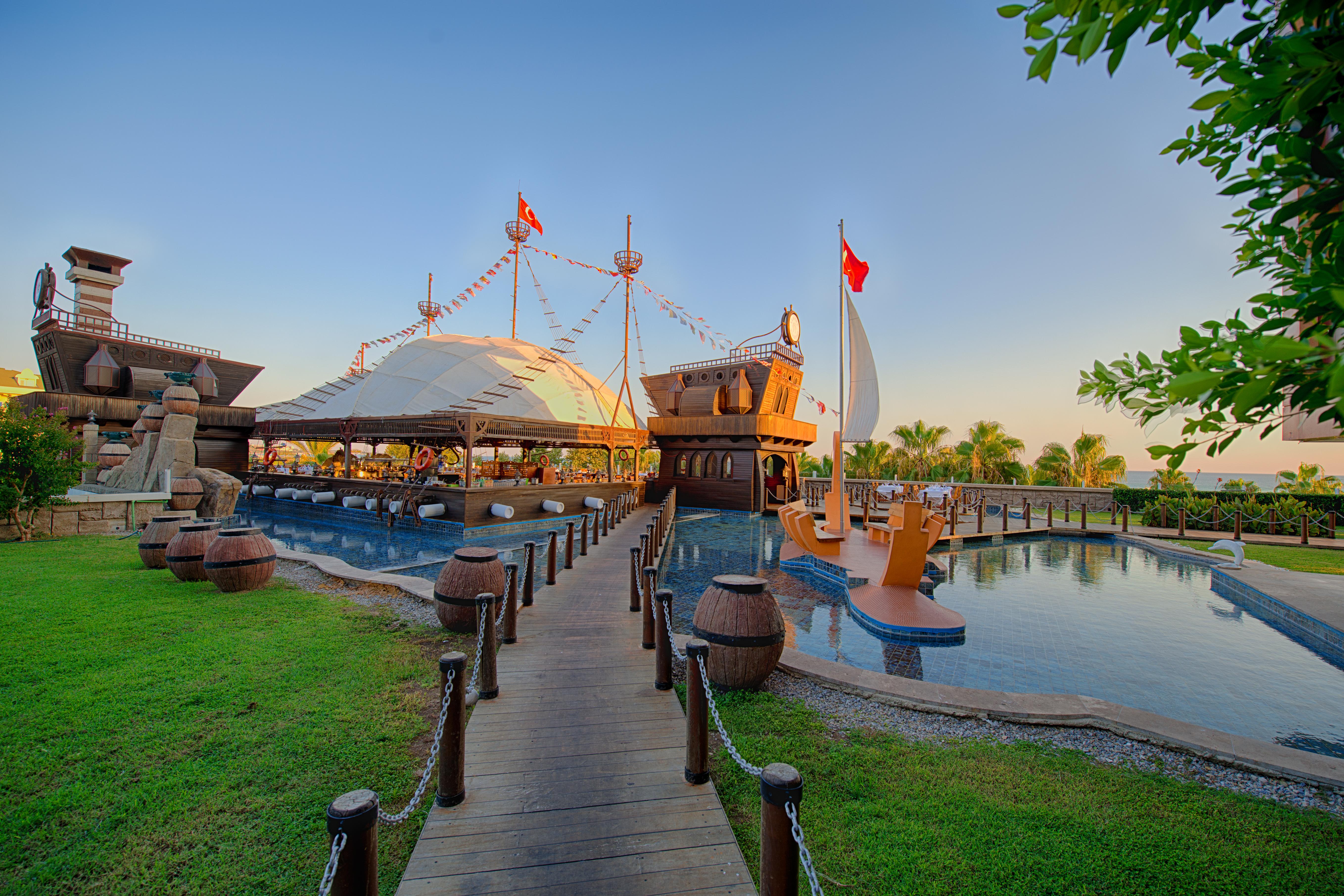 Sentido Kamelya Fulya Hotel & Aqua Colakli Exterior foto The resort's pool
